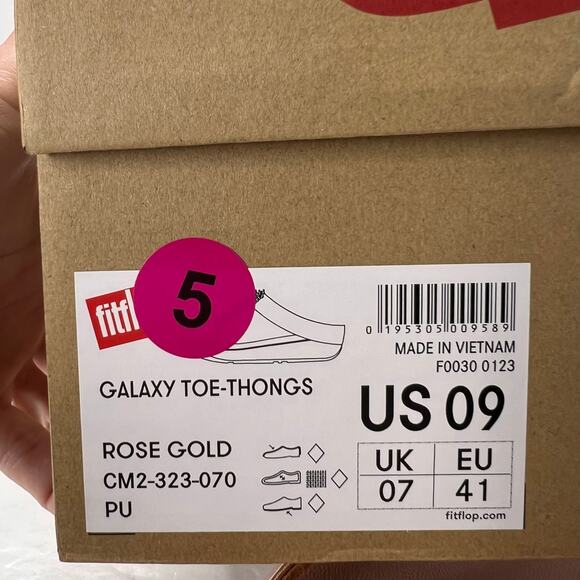 FitFlop Galaxy Crystal Embellished Toe-Thong Sandals Rose Gold Women 9/EU41 NWB - Picture 11 of 11